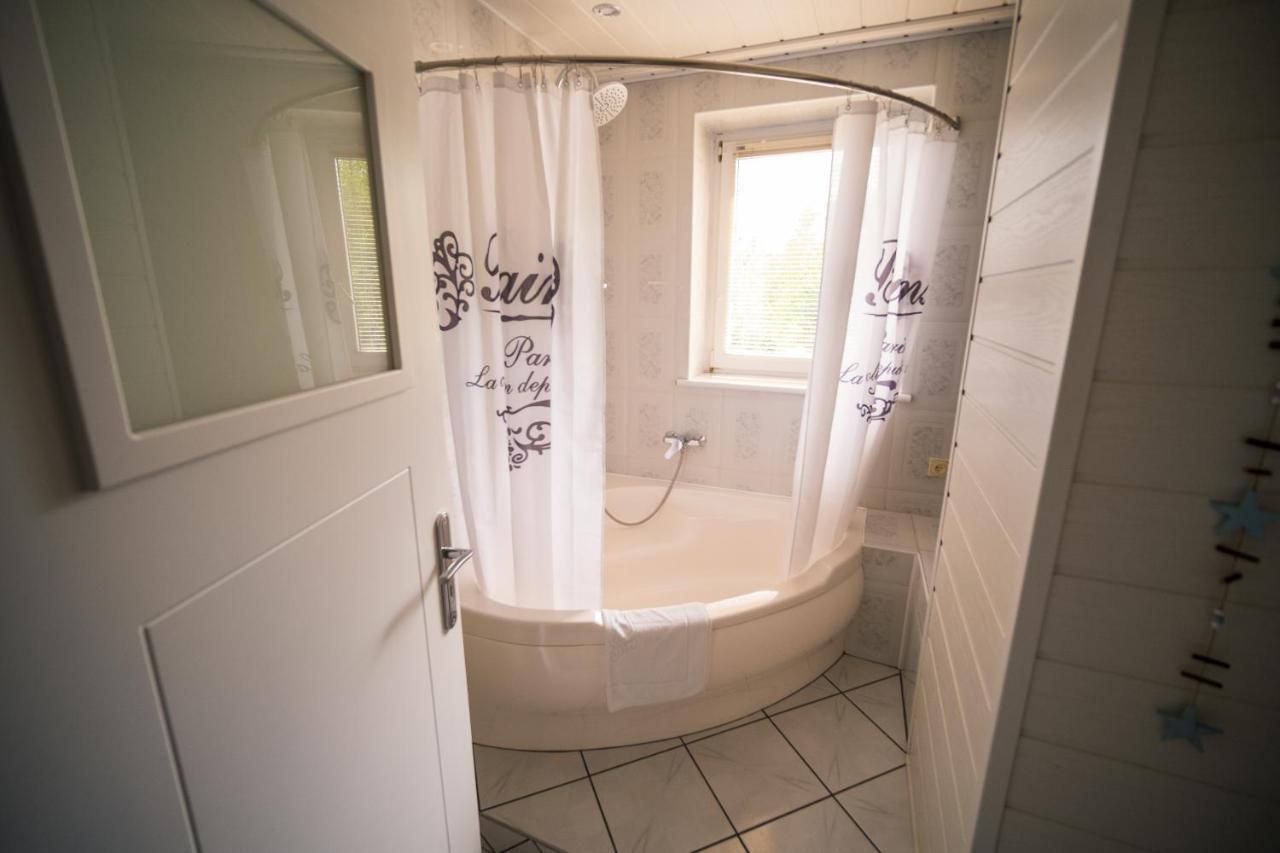 Dom Na Wzgorzu Z Widokiem Na Jezioro Z Balia I Sauna Lipnica  Exterior foto